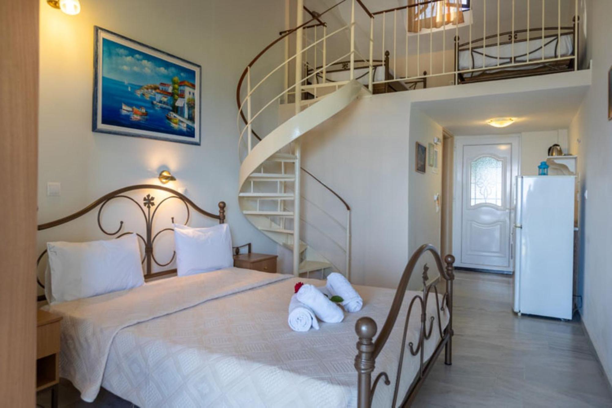 Pansion Koroni L'Antic Hotel Exterior photo
