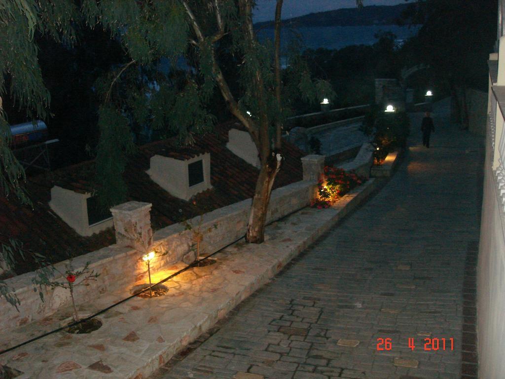 Pansion Koroni Hotel Exterior photo